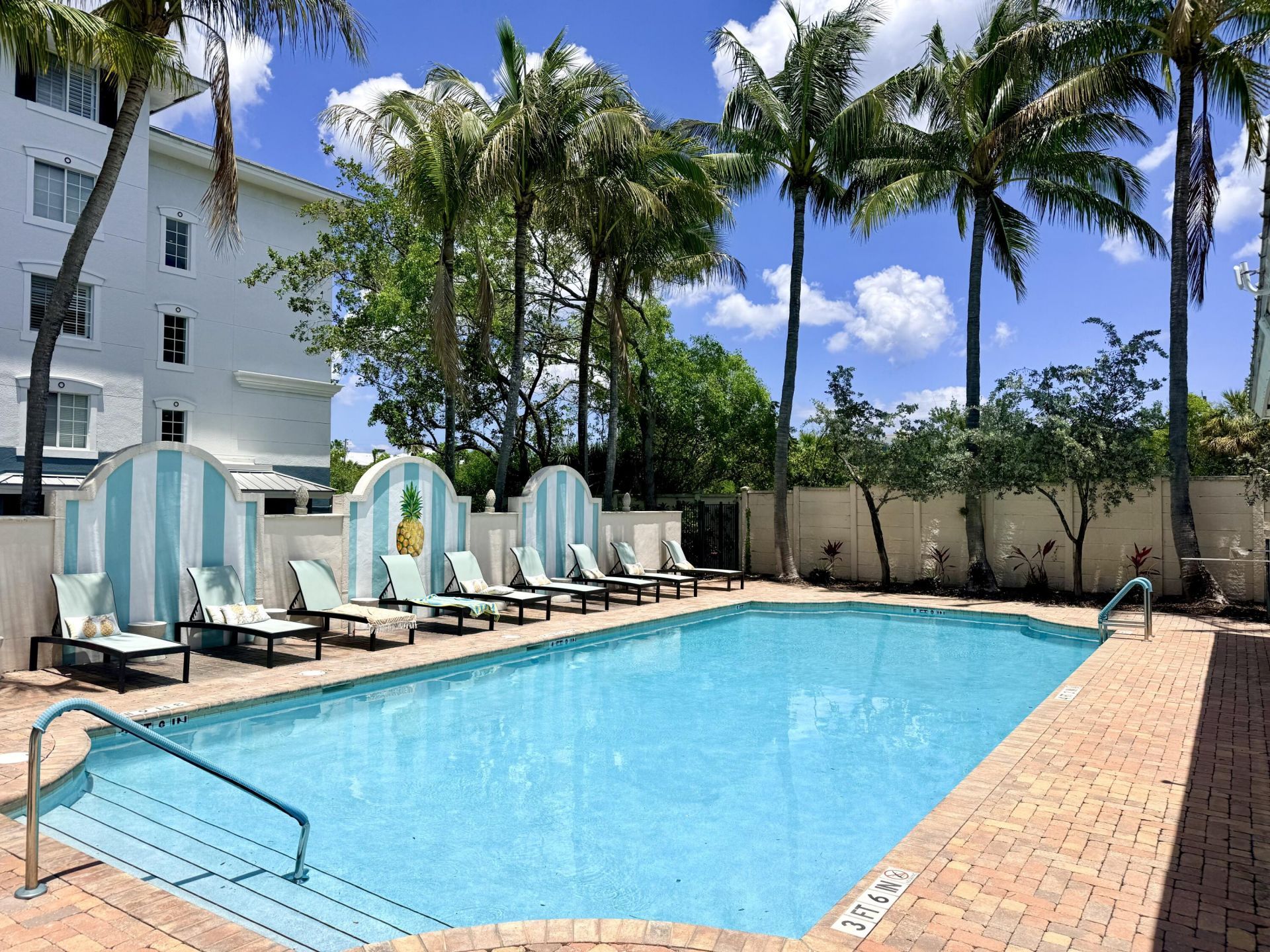 255 NE 3rd Avenue, Unit 2403, Delray Beach, FL 33444 Photo