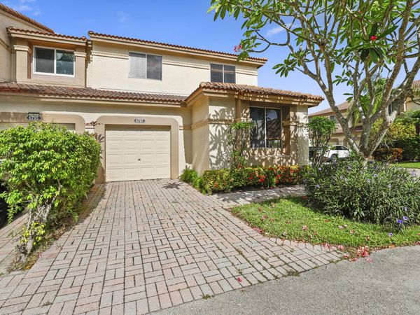 6797 Via Regina, Unit 4, Boca Raton, FL 33433