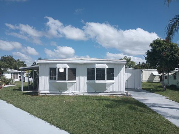5 Florencia Lane, Port St. Lucie, FL 34952