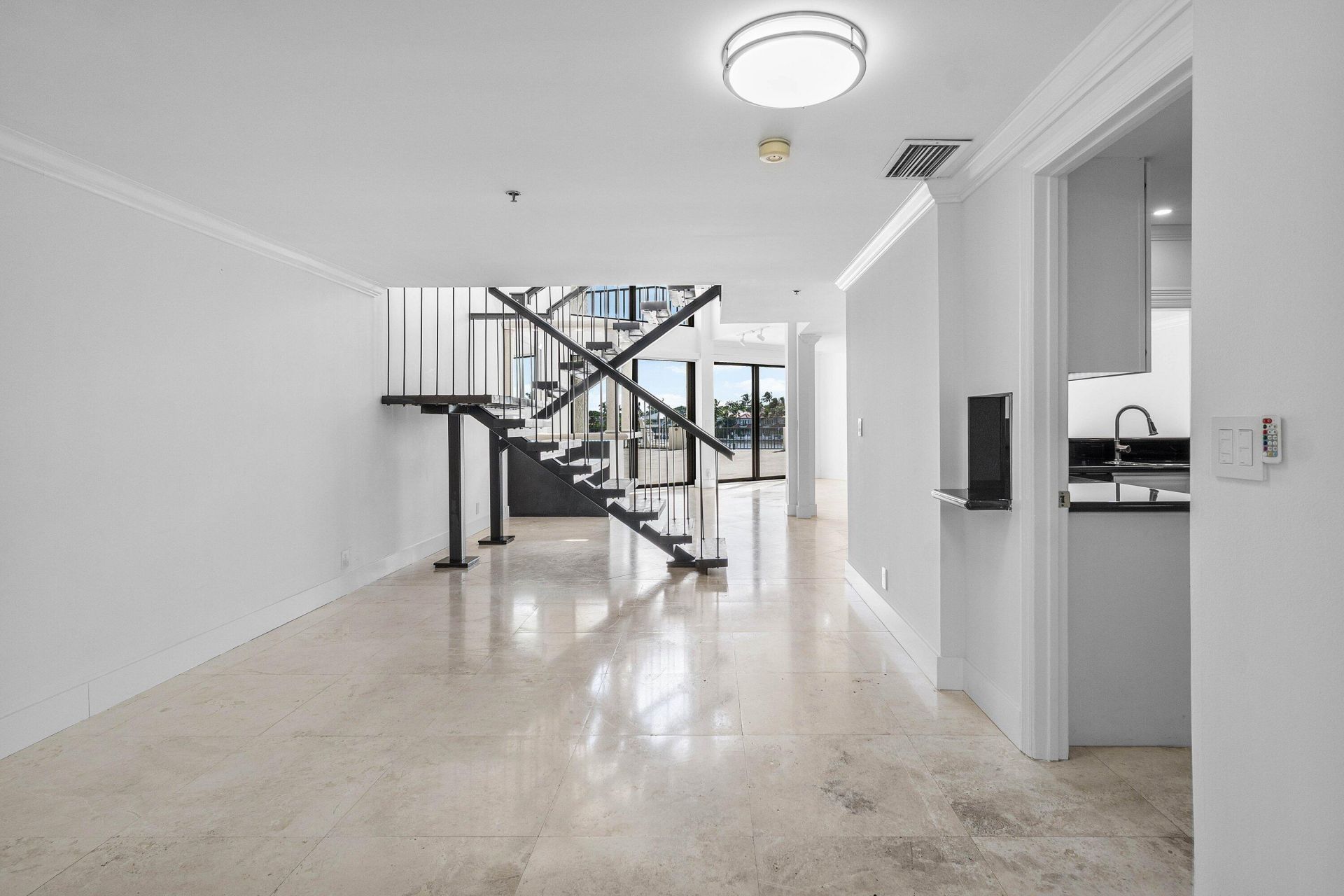 1035 S Federal Highway, Unit 211, Delray Beach, FL 33483 Photo
