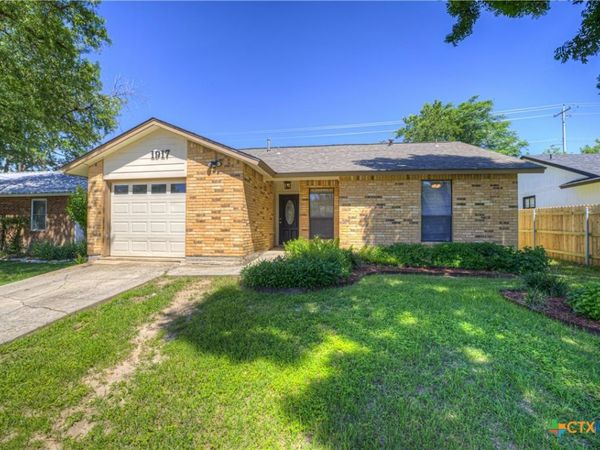 1917 Castle Gate Circle , San Marcos, TX 78666