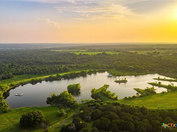 1618 County Road 2480 , Hico, TX 76457