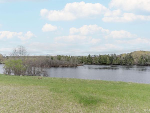 268 River Pointe Road, Kingsford, MI 49802