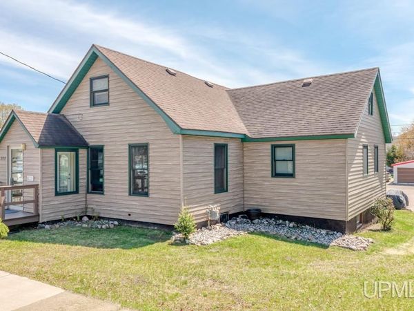209 W C Street, Iron Mountain, MI 49801