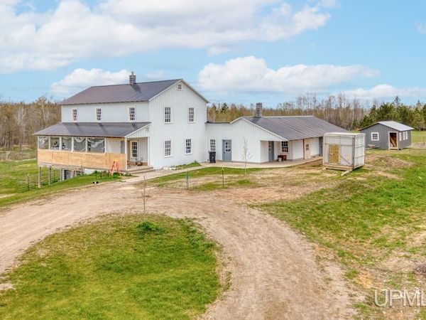 3624 21st Road, Escanaba Twp, MI 49837
