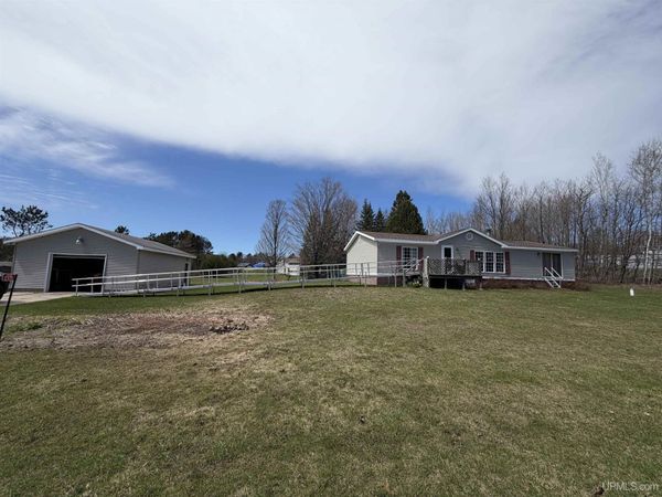 E9716 Old Indiantown Road, Munising Twp, MI 49862