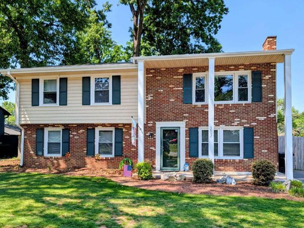 5962 Village LN, Roanoke, VA 24019