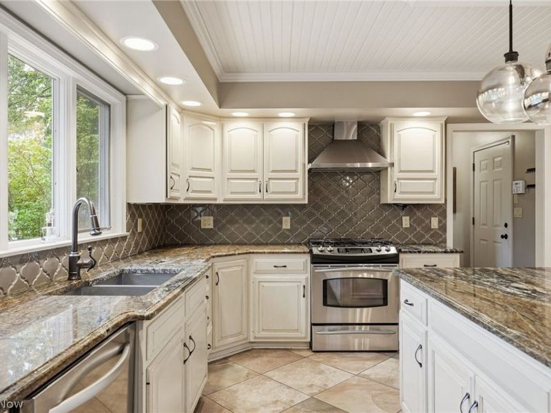 8315 Misty Ridge Trail, Poland, OH 44514 Photo 14