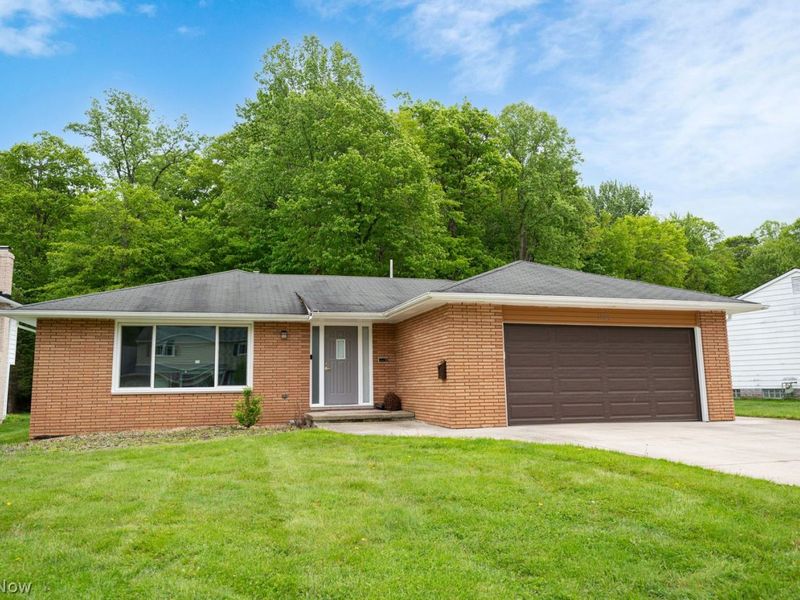 1639 Windsor Drive, Mayfield Heights, OH 44124 Photo 1