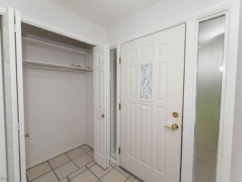 1639 Windsor Drive, Mayfield Heights, OH 44124 Photo 2