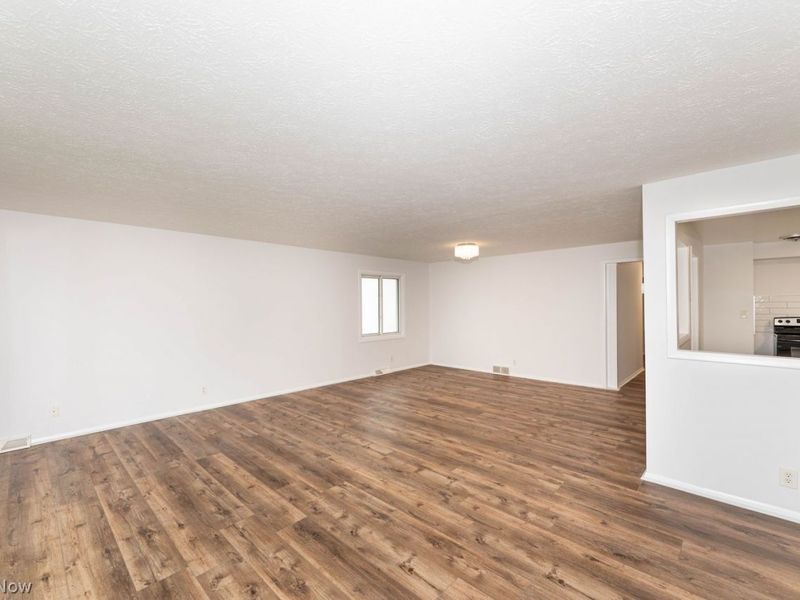 1639 Windsor Drive, Mayfield Heights, OH 44124 Photo 4