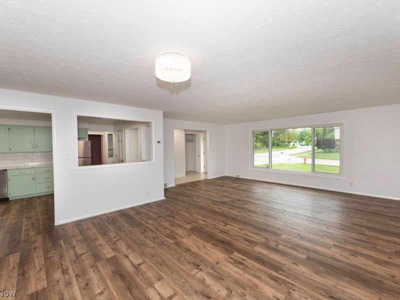 1639 Windsor Drive, Mayfield Heights, OH 44124 Photo 6