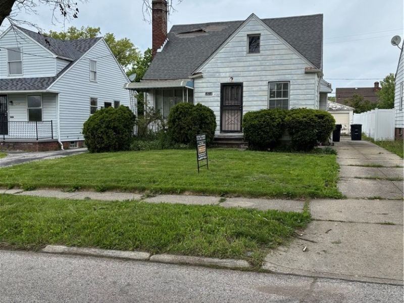 16213 Glendale Avenue, Cleveland, OH 44128 Photo 1