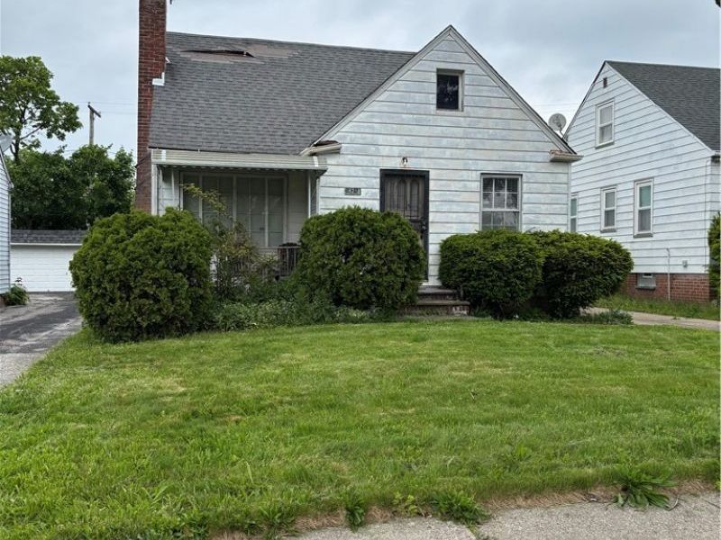 16213 Glendale Avenue, Cleveland, OH 44128 Photo 2