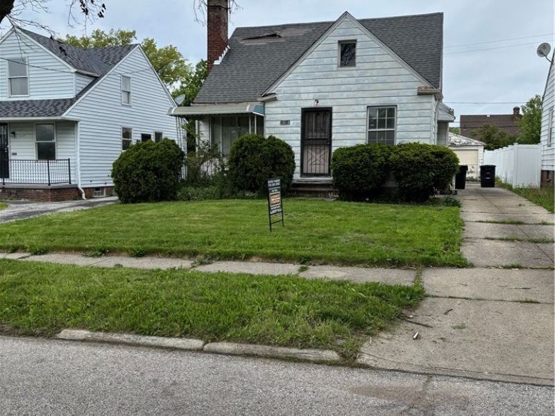 16213 Glendale Avenue, Cleveland, OH 44128 Photo 3