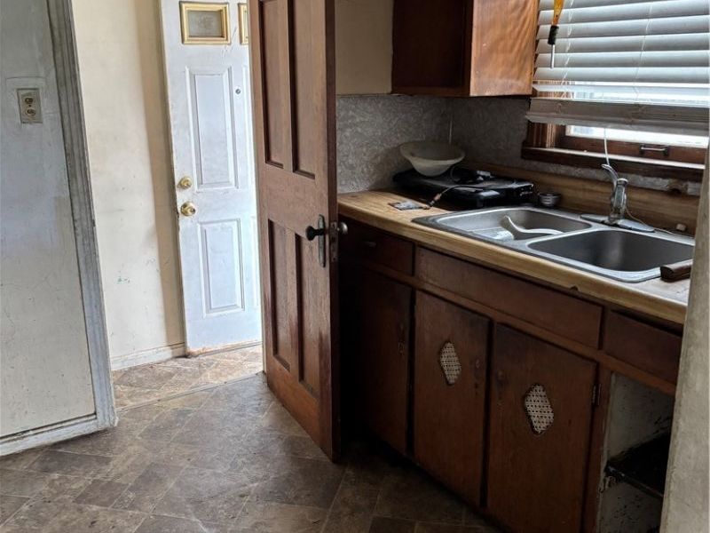 16213 Glendale Avenue, Cleveland, OH 44128 Photo 5