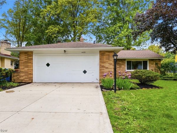 4492 Camellia Lane , North Olmsted, OH 44070