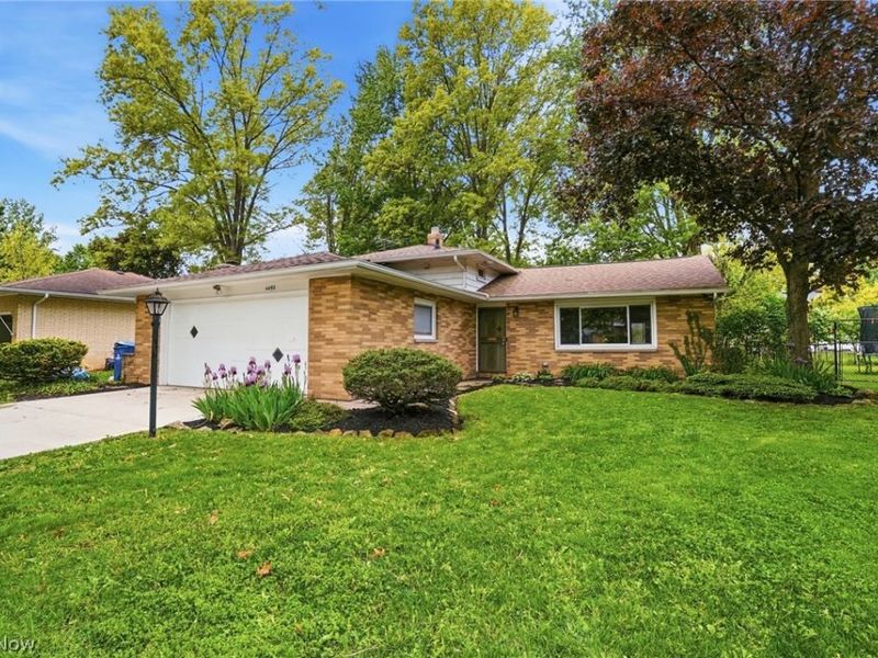 4492 Camellia Lane, North Olmsted, OH 44070 Photo 2