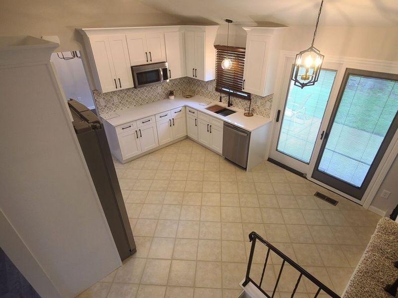 27384 Linwood Circle, North Olmsted, OH 44070 Photo 19