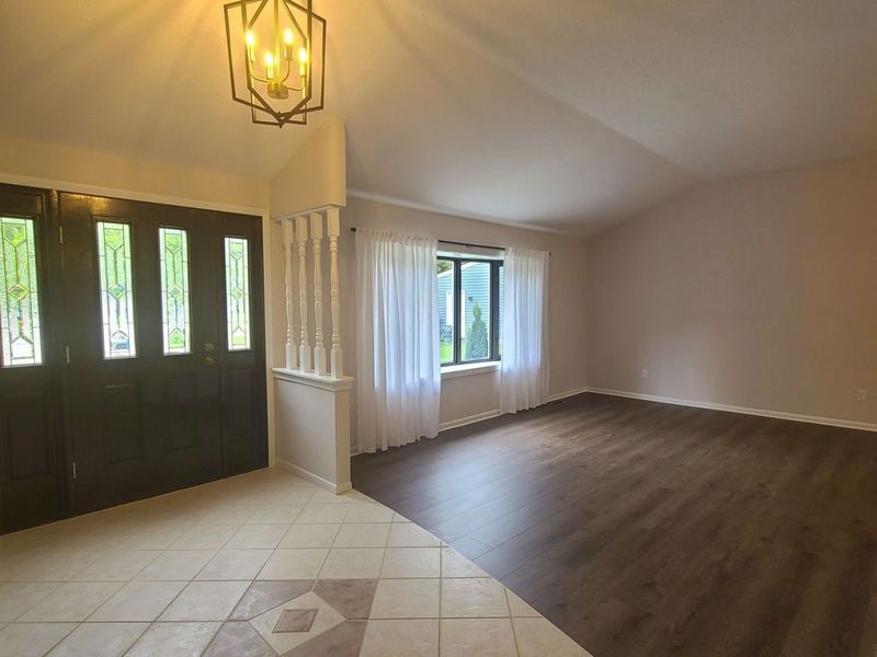 27384 Linwood Circle, North Olmsted, OH 44070 Photo 6
