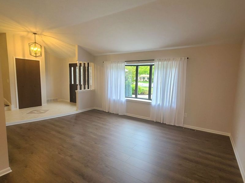 27384 Linwood Circle, North Olmsted, OH 44070 Photo 7
