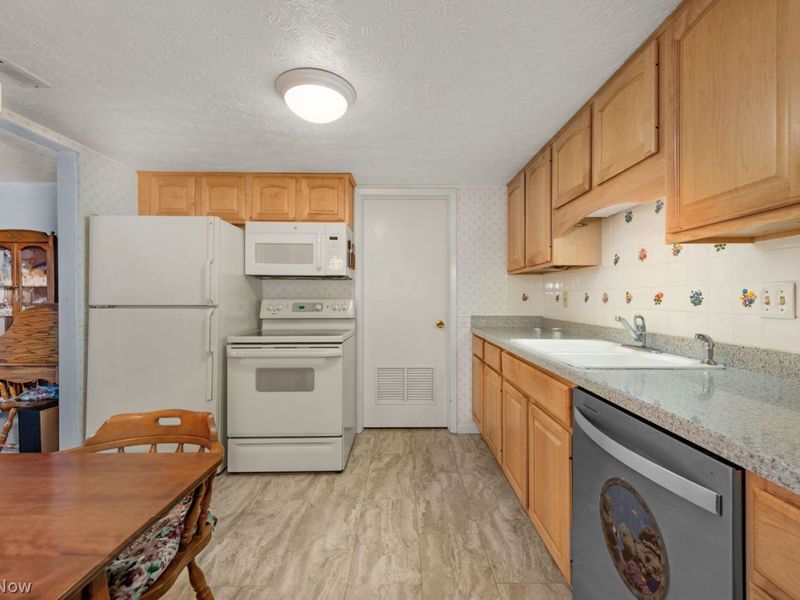 4312 -4 Hyde Park, North Olmsted, OH 44070 Photo 17