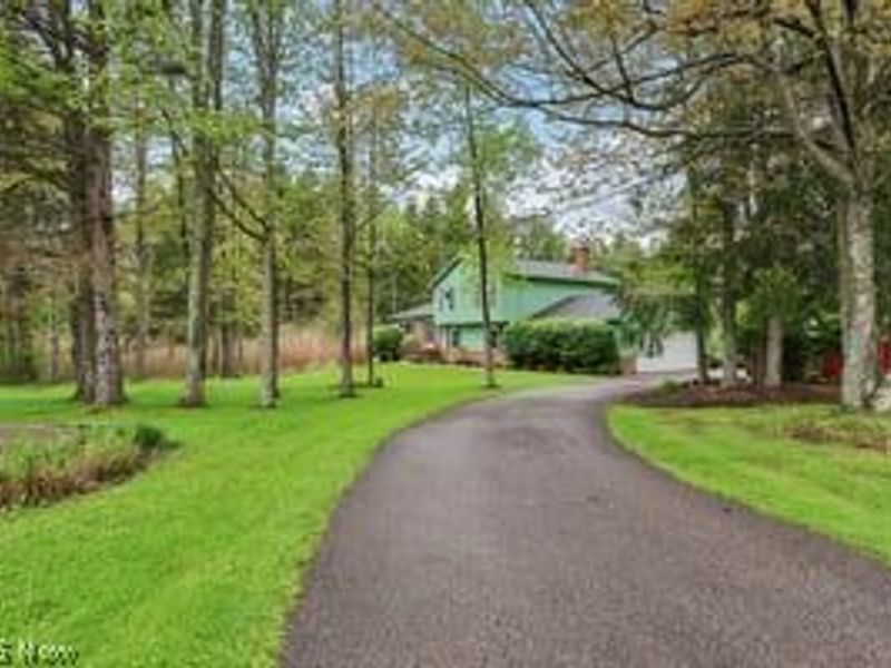 11620 Fowlers Mill Road, Chardon, OH 44024 Photo 2