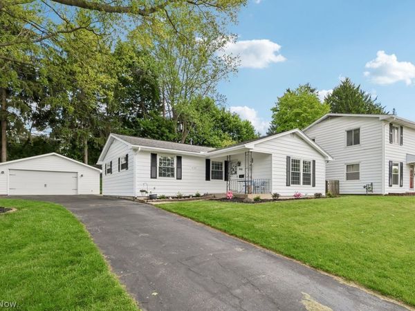 2143 Issaquah Street , Cuyahoga Falls, OH 44221