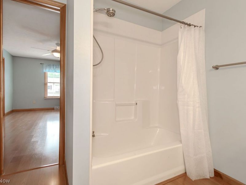 , Unit 10, Mentor, OH 44060 Photo 23