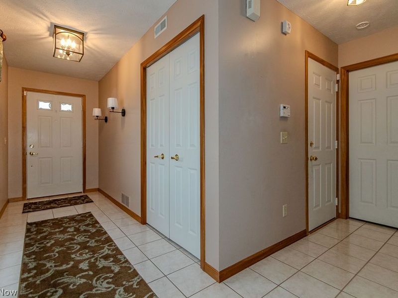 , Unit 10, Mentor, OH 44060 Photo 3