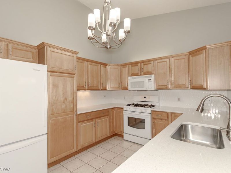 , Unit 10, Mentor, OH 44060 Photo 6