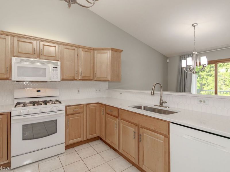, Unit 10, Mentor, OH 44060 Photo 7