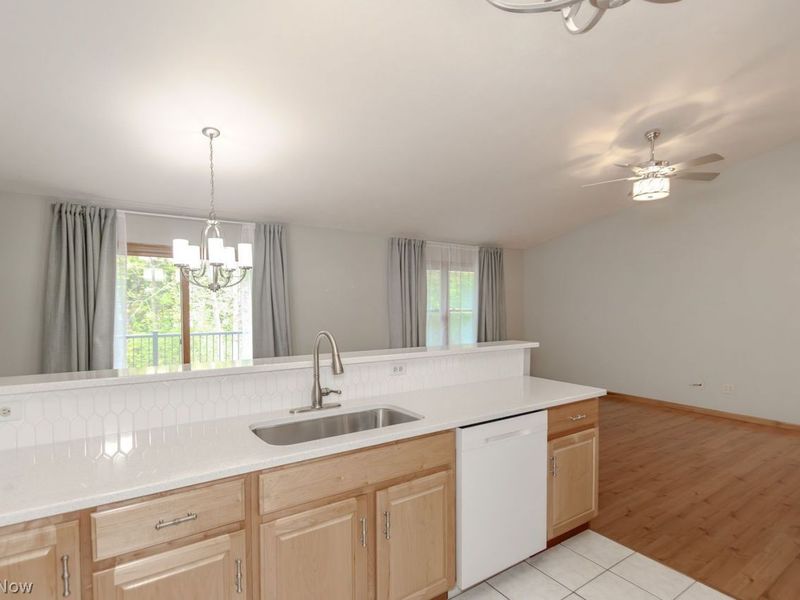 , Unit 10, Mentor, OH 44060 Photo 9