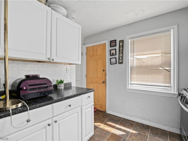 1877 Lawnway Road, South Euclid, OH 44121 Photo 10