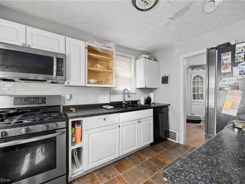 1877 Lawnway Road, South Euclid, OH 44121 Photo 11
