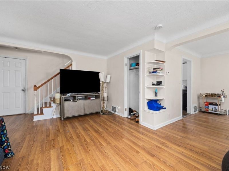 1877 Lawnway Road, South Euclid, OH 44121 Photo 2