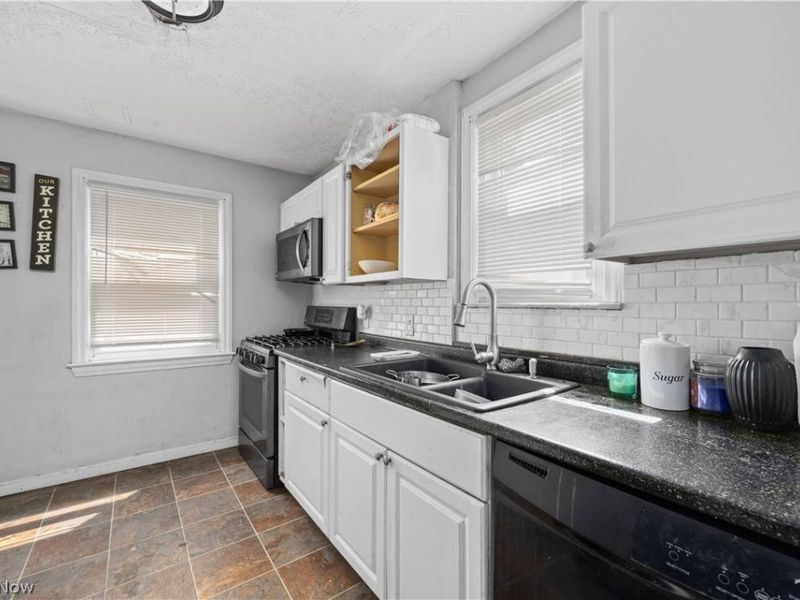 1877 Lawnway Road, South Euclid, OH 44121 Photo 9