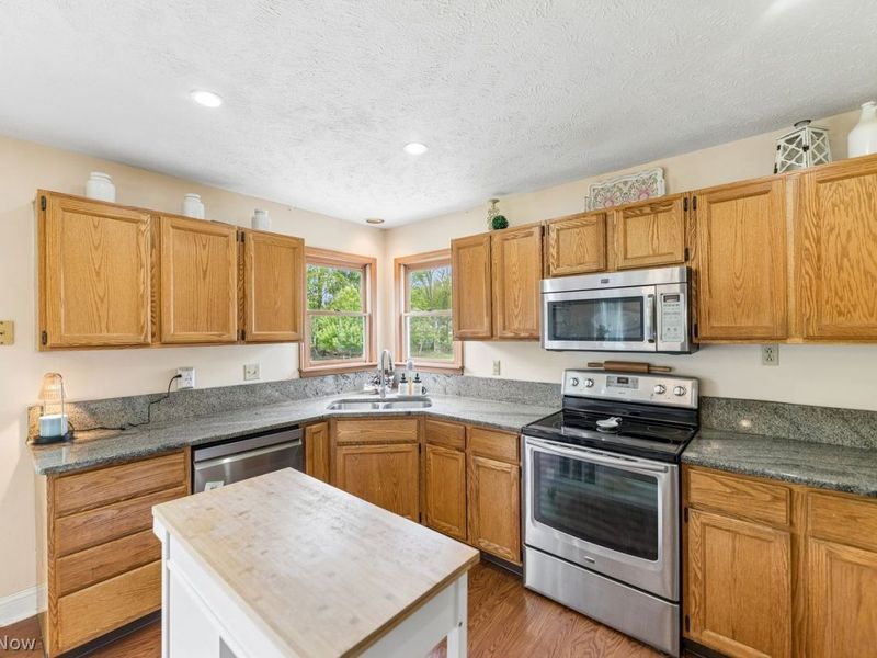 2411 Sandalwood Drive , Twinsburg, OH 44087 Photo 15