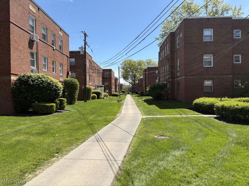 13773 Cedar Road , Unit 103, South Euclid, OH 44118 Photo 9