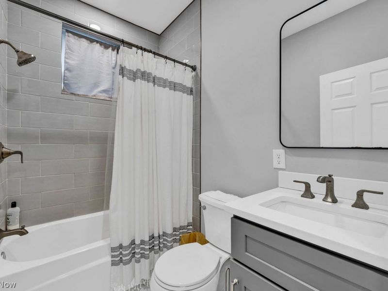 2702 Bridge Avenue, Cleveland, OH 44113 Photo 24