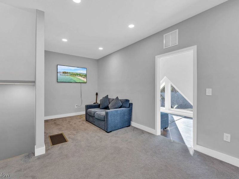 2702 Bridge Avenue, Cleveland, OH 44113 Photo 25