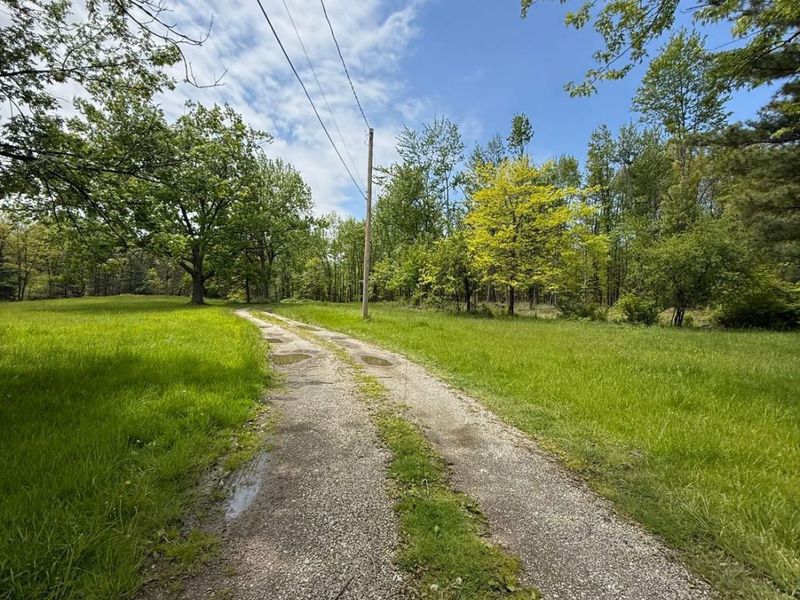 2918 Bishop Road, Willoughby Hills, OH 44092 Photo 2