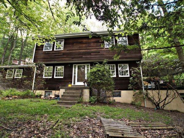 266 Echo Valley Road, Jeannette, PA 15644