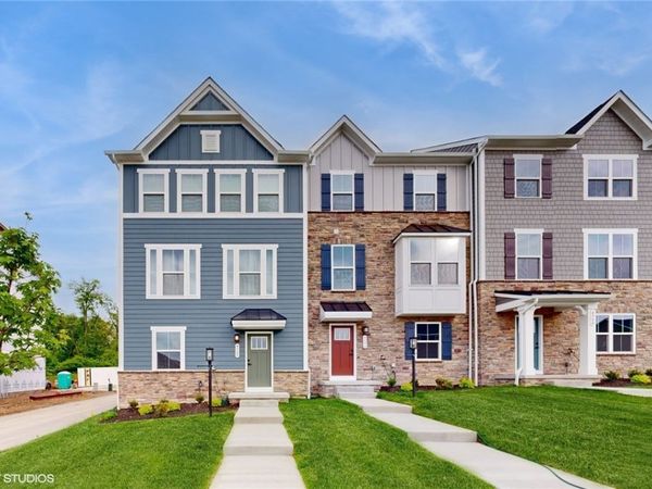 4908 Spruce Rd , Gibsonia, PA 15044