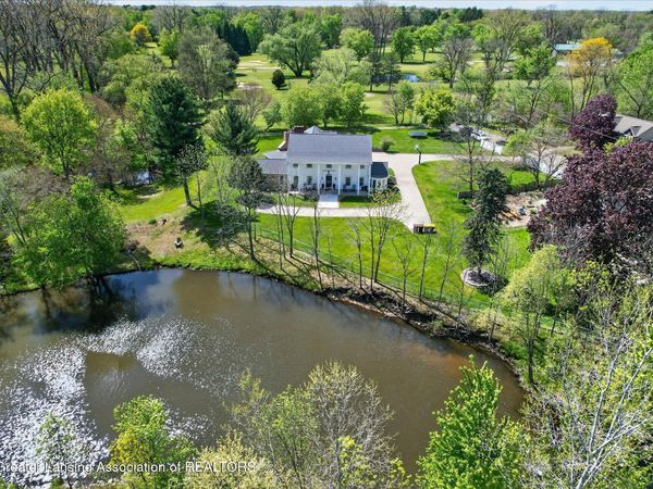 125 W Riverside Street, Williamston, MI 48895