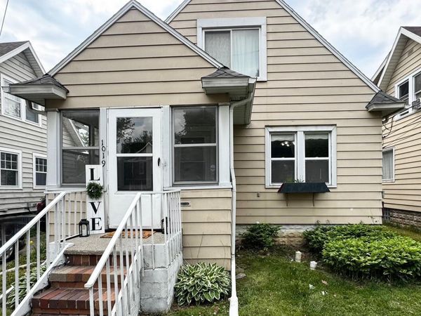 1019 N Jenison Avenue, Lansing, MI 48915