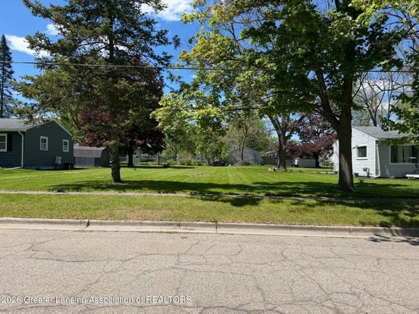 402 Crossman Street, Williamston, MI 48895