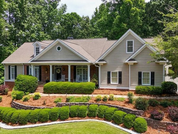 2372 SW Habersham, Marietta, GA 30064