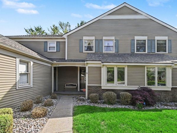 7117 Medallion Drive, Lansing, MI 48917