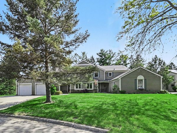 7117 Medallion Drive, Lansing, MI 48917